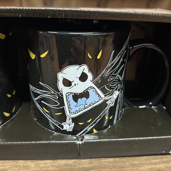 Brand new Disney the night before Christmas set of 2 mugs - Picture 4 of 5